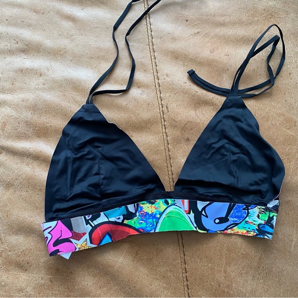 PilyQ graffiti print top - Picture 3 of 3